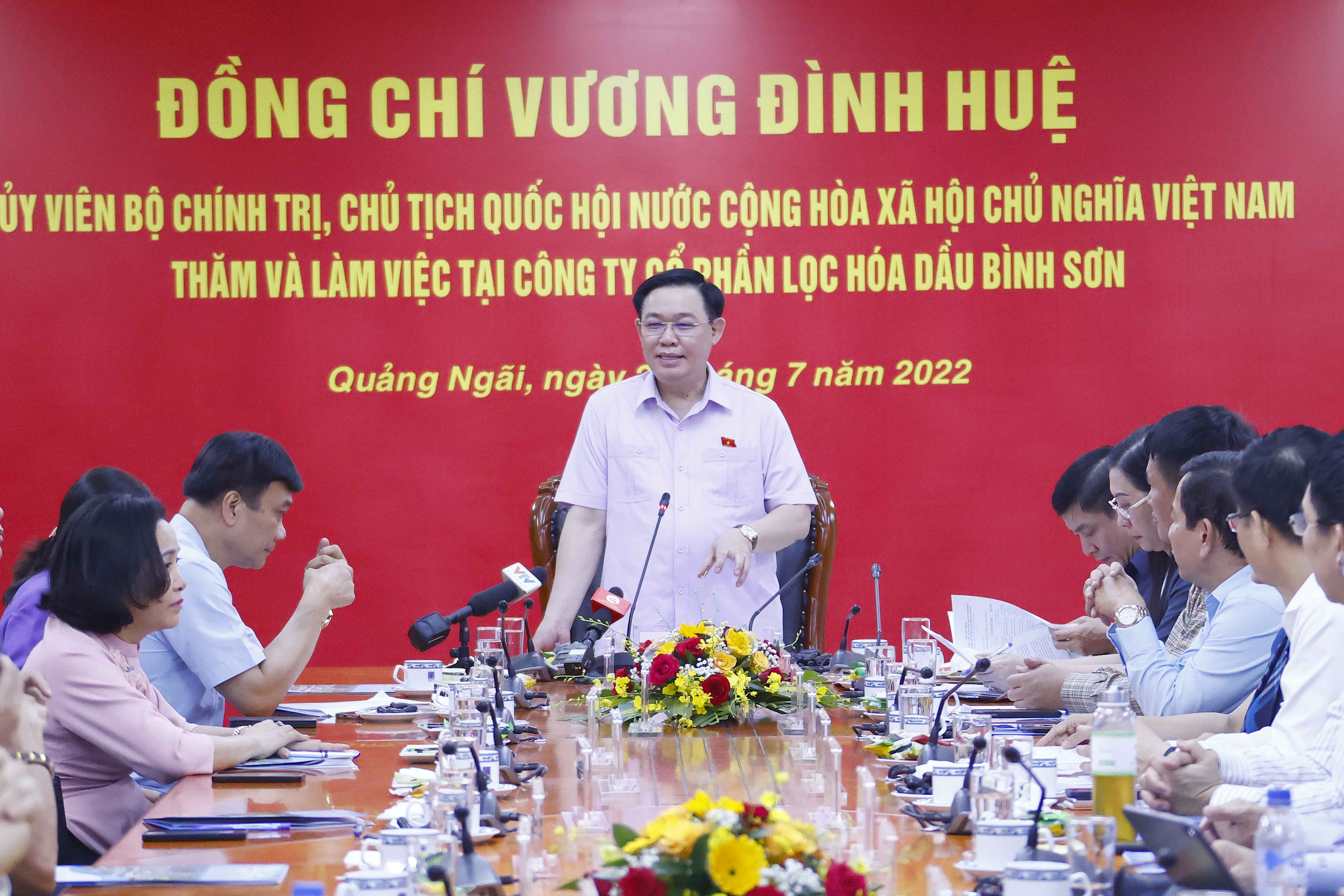 CHỦ TỊCH QUỐC HỘI VƯƠNG ĐÌNH HUỆ: TẬP TRUNG THỰC HIỆN MỤC TIÊU CHIẾN LƯỢC PHÁT TRIỂN NGÀNH DẦU KHÍ VIỆT NAM